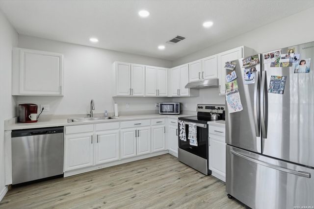 9430 Kenton Hill, San Antonio, TX 78240