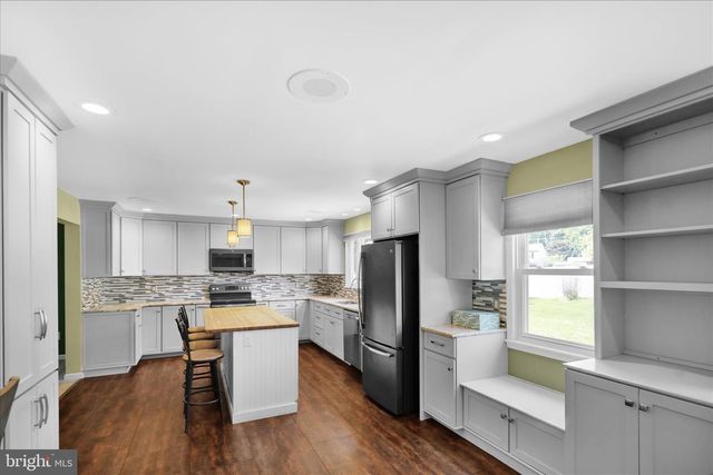 441 DEGLER AVE, Leesport, PA 19533