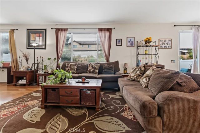 152 Alabaster, Perris, CA 92570
