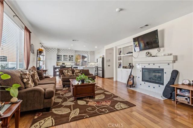 152 Alabaster, Perris, CA 92570