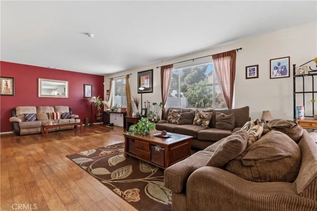 152 Alabaster, Perris, CA 92570