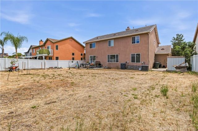 152 Alabaster, Perris, CA 92570