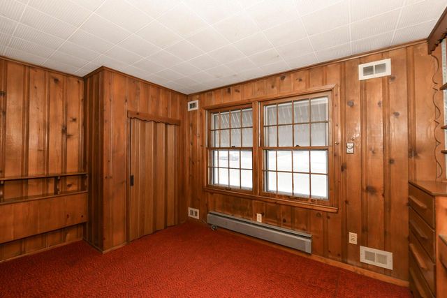 703 N West AVENUE, Waukesha, WI 53186