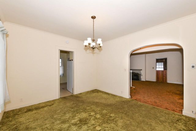 703 N West AVENUE, Waukesha, WI 53186