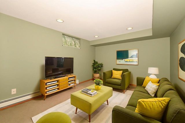 703 N West AVENUE, Waukesha, WI 53186