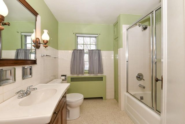 703 N West AVENUE, Waukesha, WI 53186