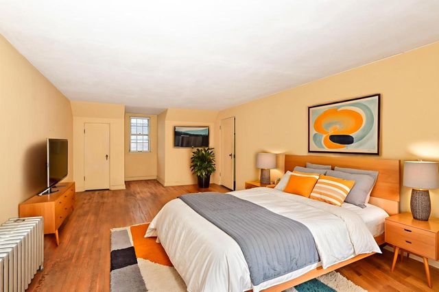 703 N West AVENUE, Waukesha, WI 53186