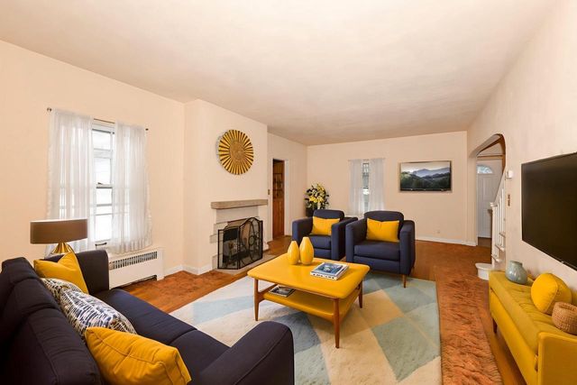 703 N West AVENUE, Waukesha, WI 53186