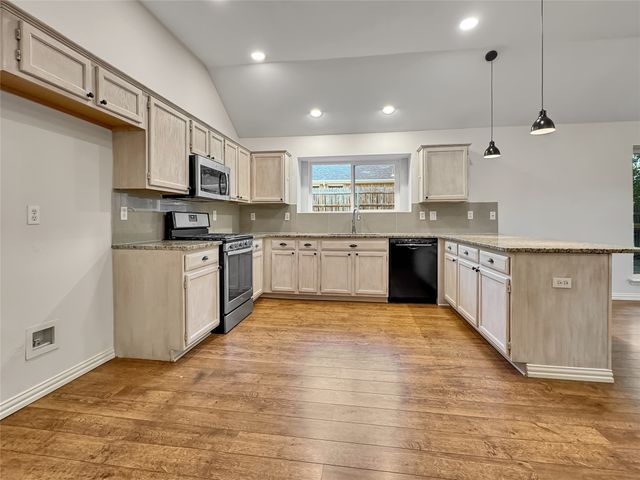 806 Glenwood Court, Mckinney, TX 75071