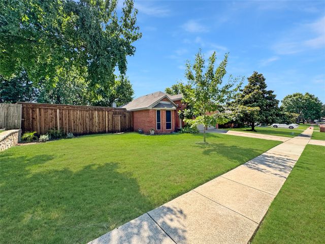 806 Glenwood Court, Mckinney, TX 75071