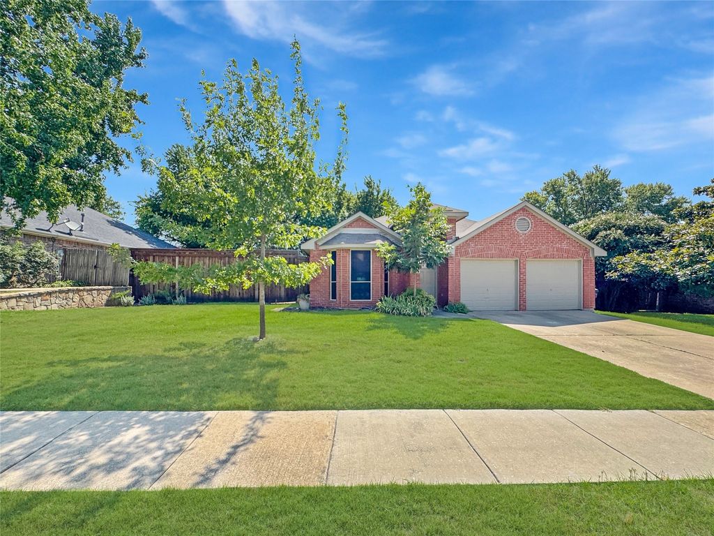 806 Glenwood Court, Mckinney, TX 75071