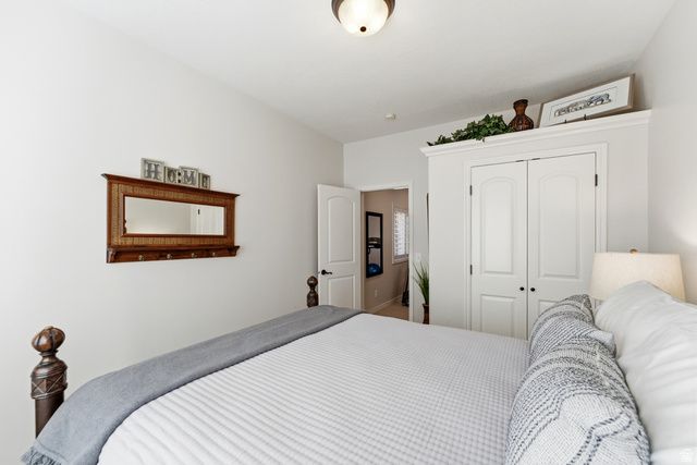2014 E QUARTZRIDGE DR, Sandy, UT 84092