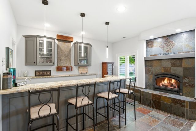 2014 E QUARTZRIDGE DR, Sandy, UT 84092