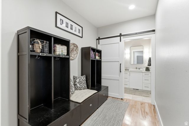 2014 E QUARTZRIDGE DR, Sandy, UT 84092