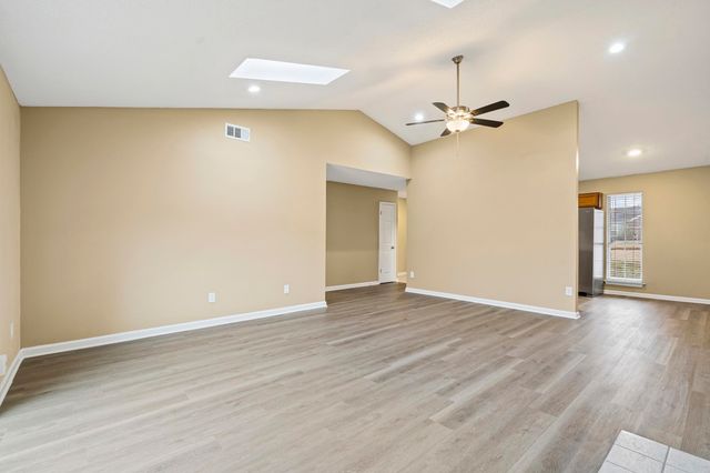 7112 KINGS GRANT CV, Unincorporated, TN 38125