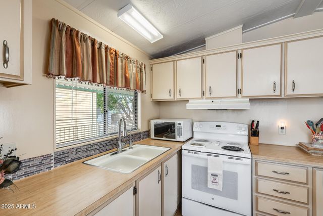 9427 E UNIVERSITY Drive 36, Mesa, AZ 85207