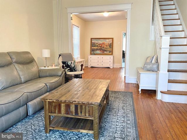 173 FOUNTAIN ST, Philadelphia, PA 19127