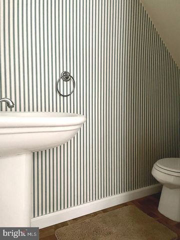 173 FOUNTAIN ST, Philadelphia, PA 19127