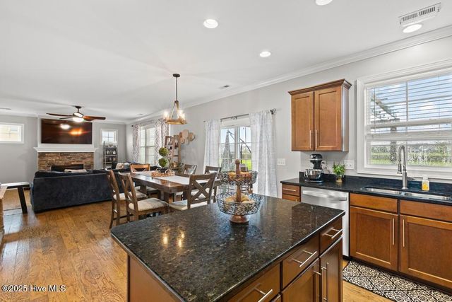 407 Fawns Creek Chase, Jacksonville, NC 28540