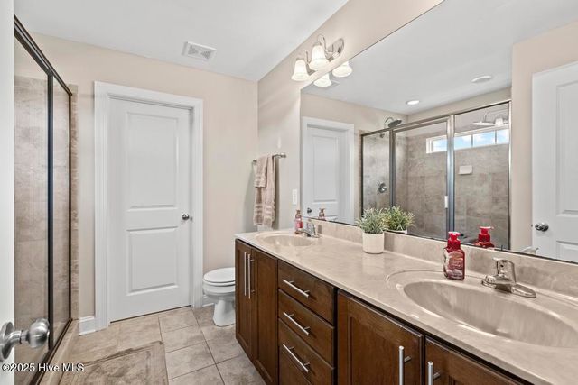 407 Fawns Creek Chase, Jacksonville, NC 28540