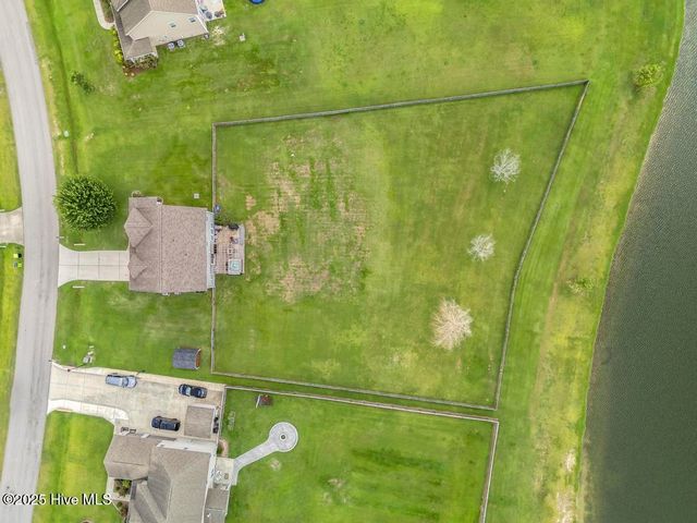 407 Fawns Creek Chase, Jacksonville, NC 28540