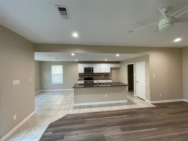 508 Willis, Alvin, TX 77511