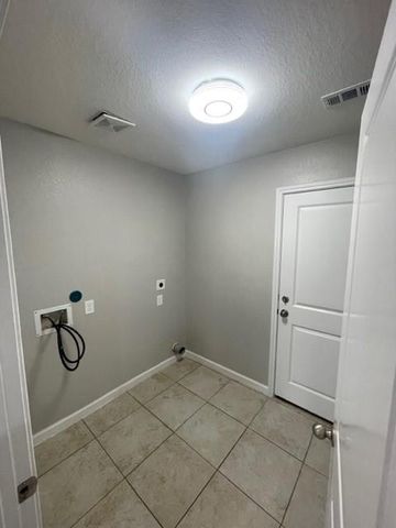 508 Willis, Alvin, TX 77511