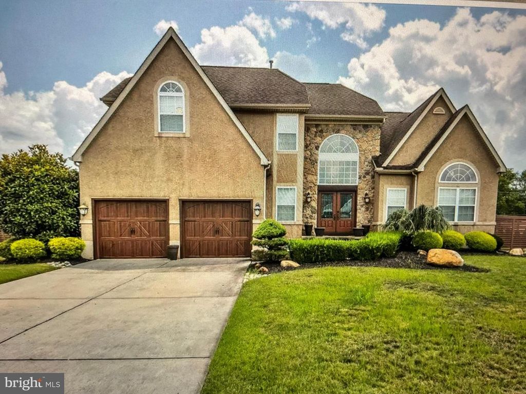 104 WHITE CEDAR DR, Sicklerville, NJ 08081