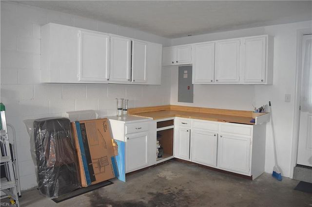 128 N First ST, Hampton, VA 23664