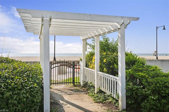 128 N First ST, Hampton, VA 23664