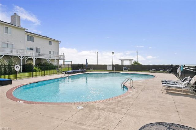 128 N First ST, Hampton, VA 23664