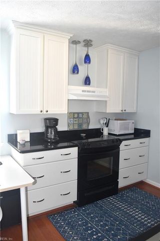 128 N First ST, Hampton, VA 23664