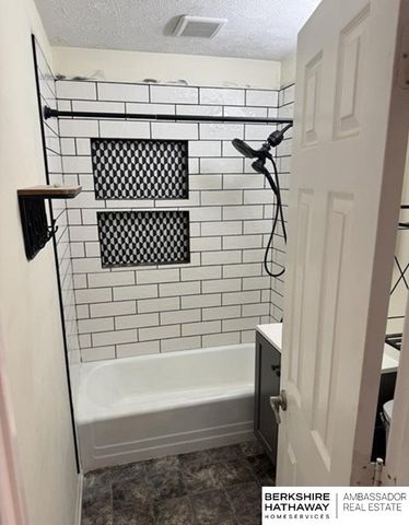 4520 S 63rd Street, Omaha, NE 68117