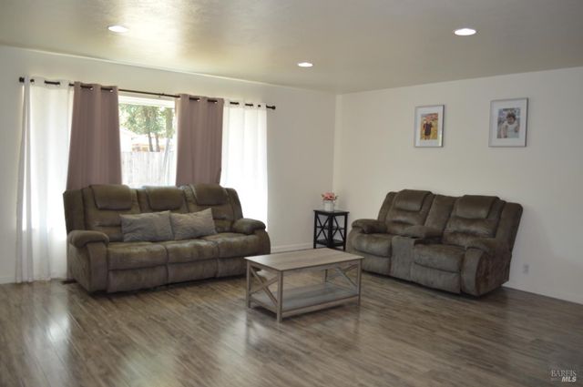 349 Washington Ave, Ukiah, CA 95482