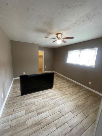 2242 Stillmeadow Drive, Missouri City, TX 77489