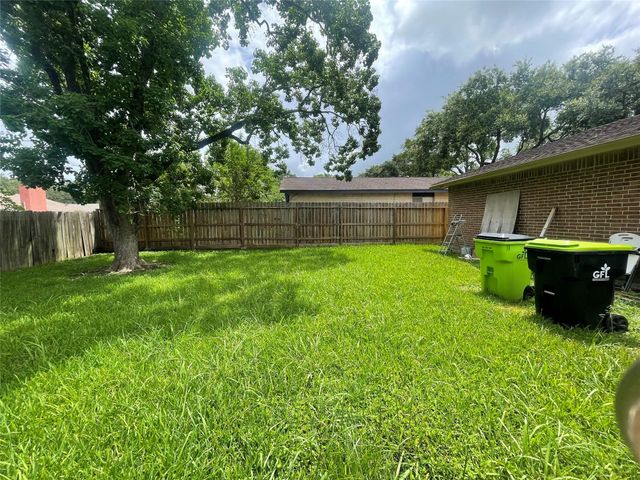 2242 Stillmeadow Drive, Missouri City, TX 77489