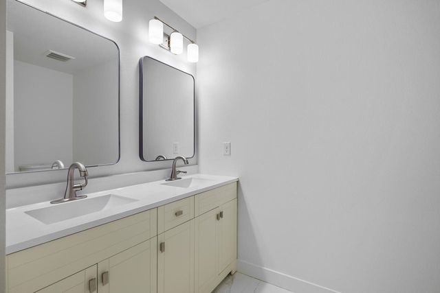 1700 W Central Ave, Minot, ND 58701