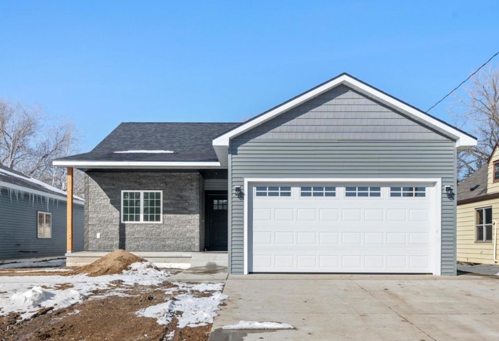 1700 W Central Ave, Minot, ND 58701