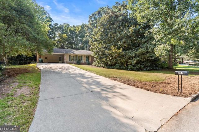 484 Horseshoe Circle SW, Lilburn, GA 30047