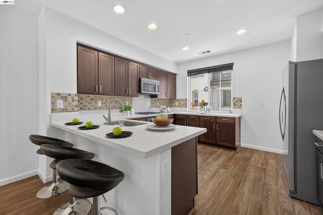631 Moss Way, Hayward, CA 94541