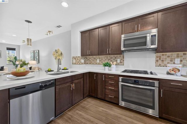 631 Moss Way, Hayward, CA 94541