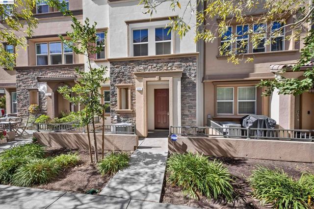 631 Moss Way, Hayward, CA 94541