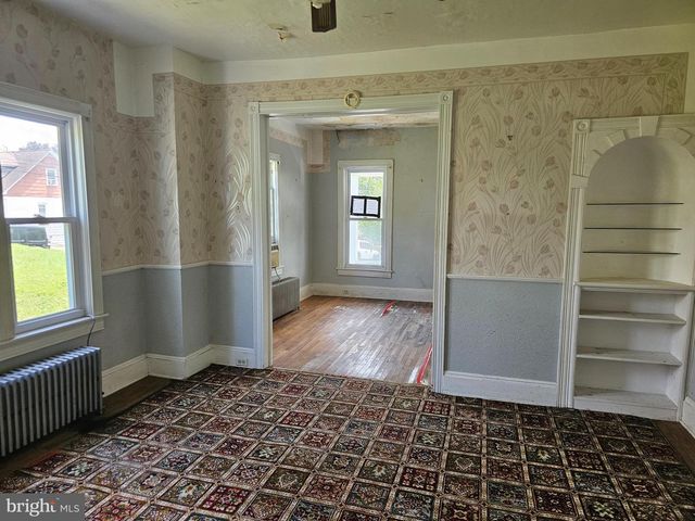 573 FAIRVIEW AVE, Bangor, PA 18013