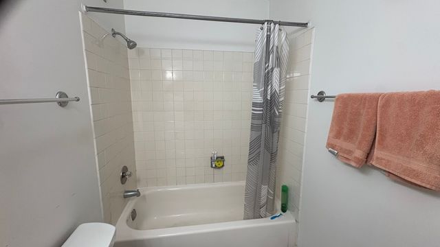 9701 N Dee Road N 601K, Niles, IL 60714