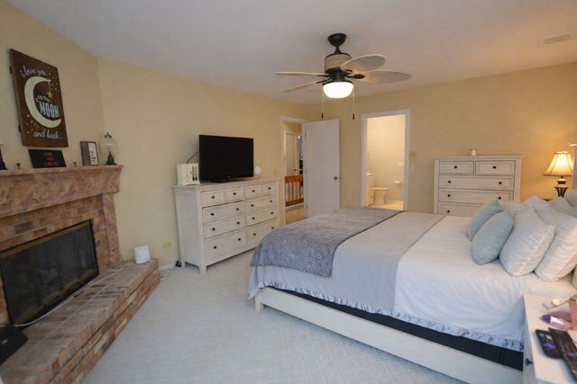 516 N Thornwood Drive, Mchenry, IL 60050