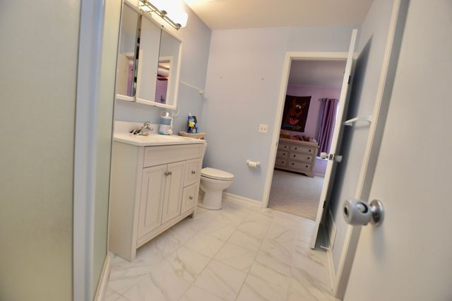 516 N Thornwood Drive, Mchenry, IL 60050