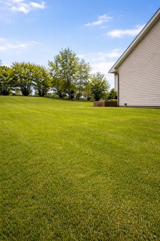 516 N Thornwood Drive, Mchenry, IL 60050