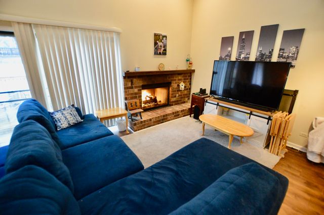 516 N Thornwood Drive, Mchenry, IL 60050