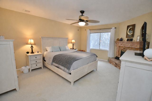 516 N Thornwood Drive, Mchenry, IL 60050