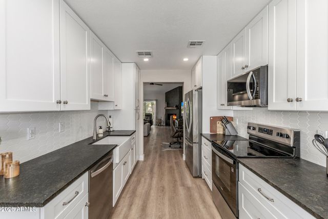 11629 N 40TH Way, Phoenix, AZ 85028